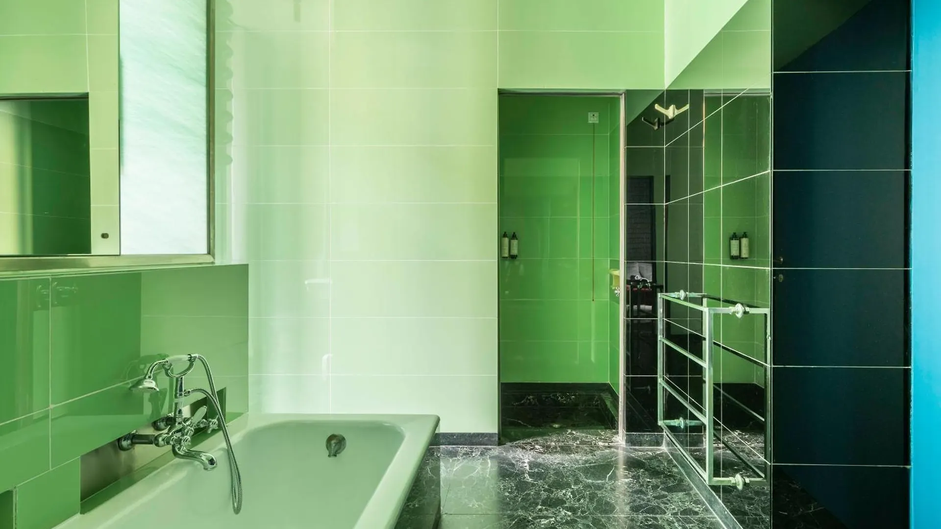 10 Manzoni Aparthotel Crémone