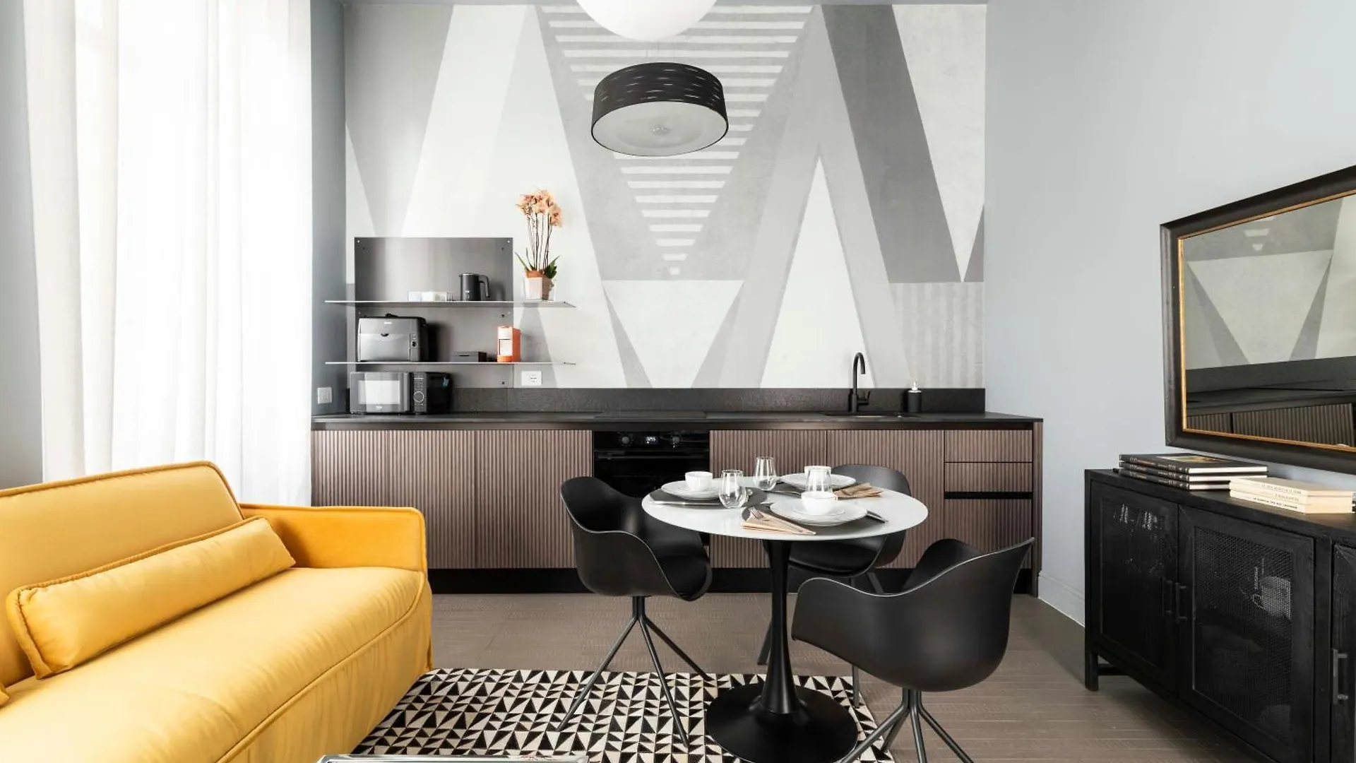 10 Manzoni Aparthotel Crémone Italie