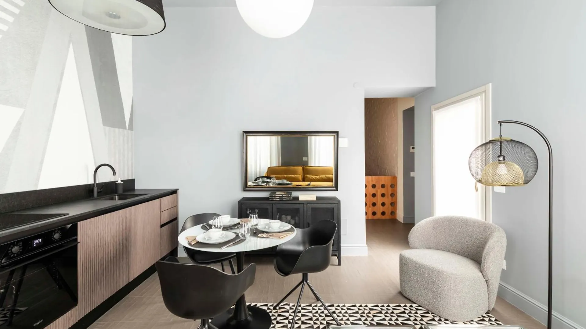 10 Manzoni Aparthotel Crémone