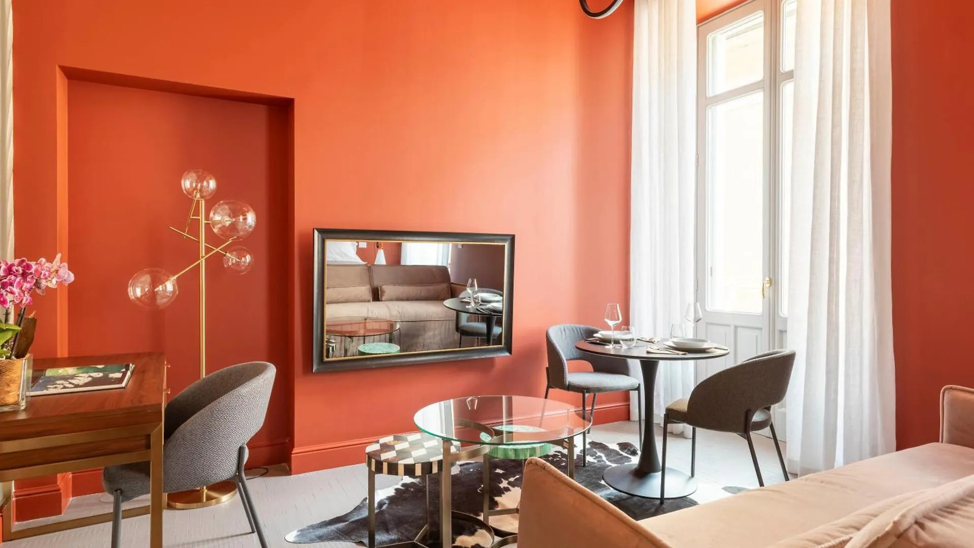 10 Manzoni Aparthotel Crémone