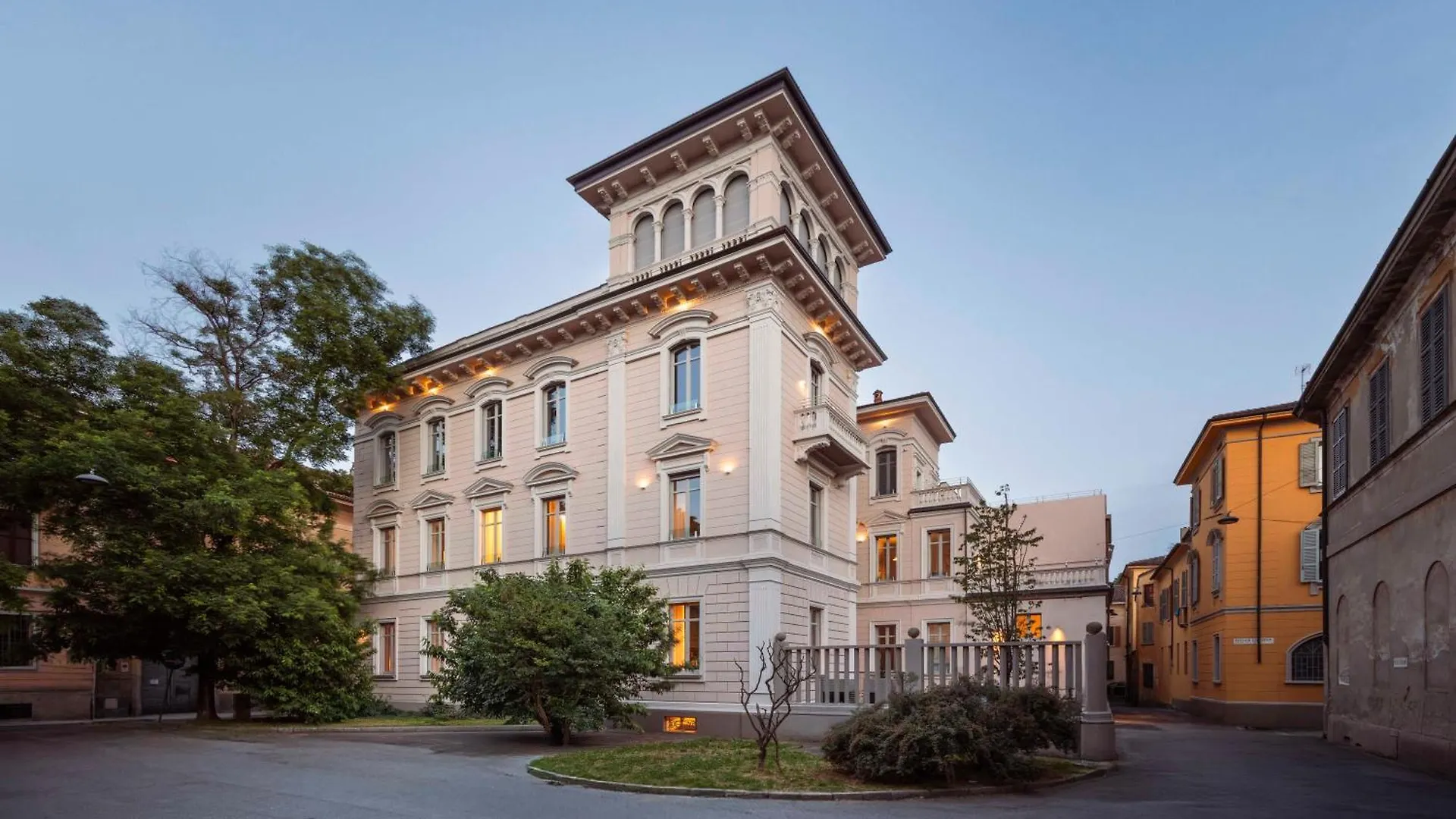 10 Manzoni Aparthotel Crémone