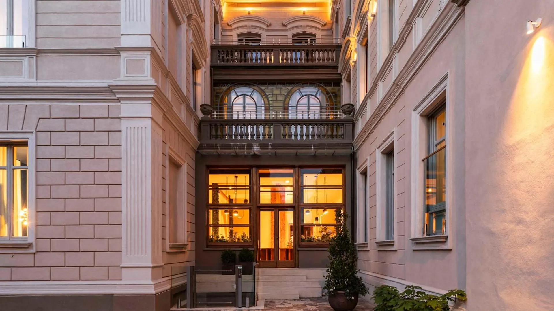 10 Manzoni Aparthotel Crémone