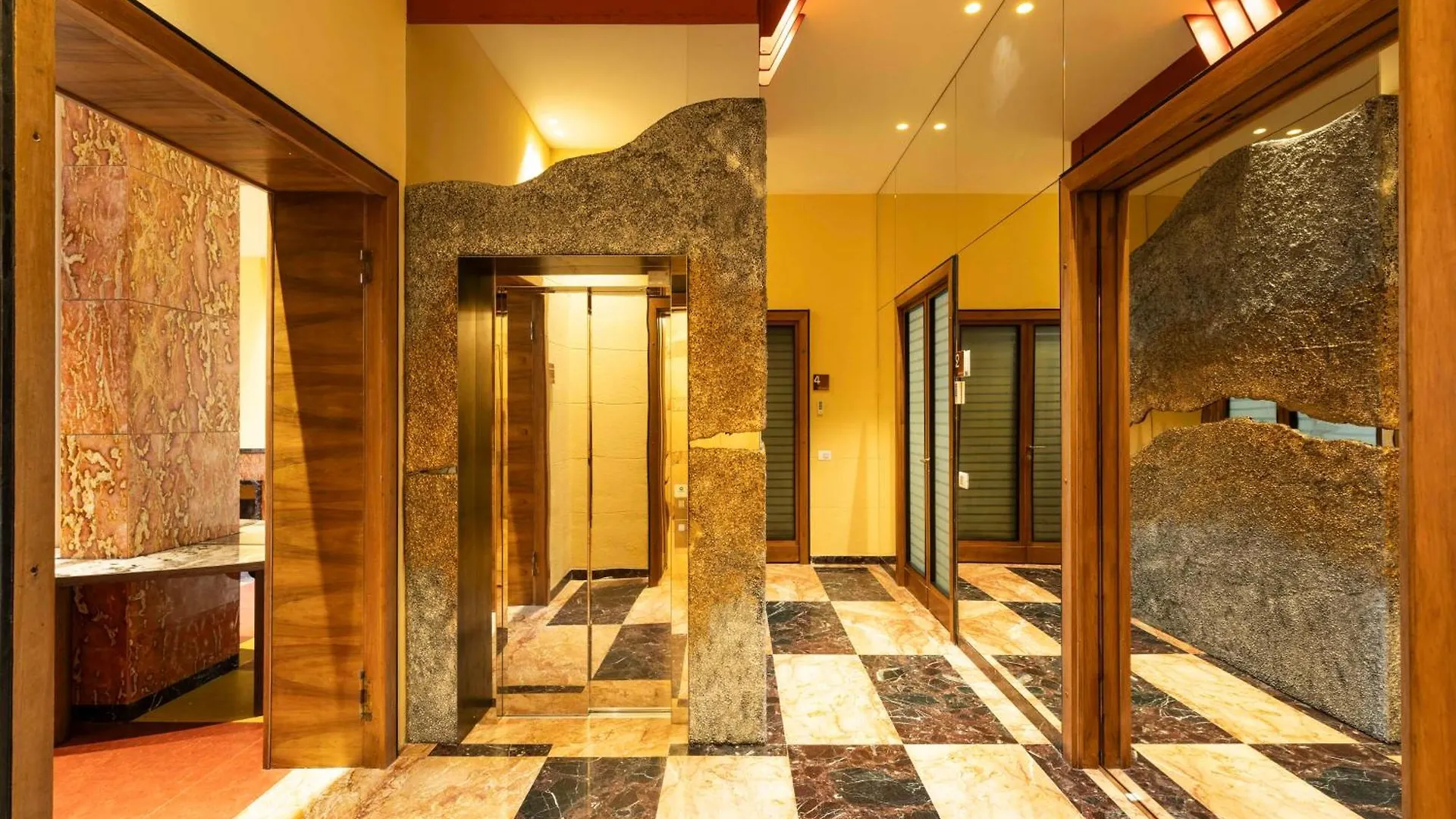 10 Manzoni Aparthotel Crémone