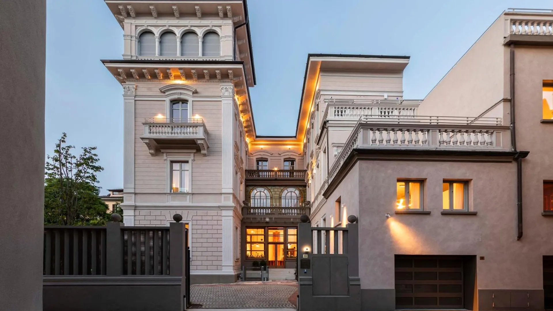 10 Manzoni Aparthotel Crémone