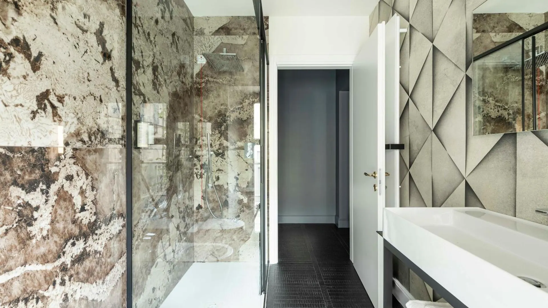 10 Manzoni Aparthotel Cremona Italien